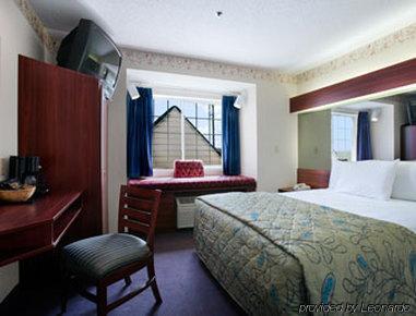 Microtel Inn & Suites By Wyndham Detroit Roseville Bilik gambar